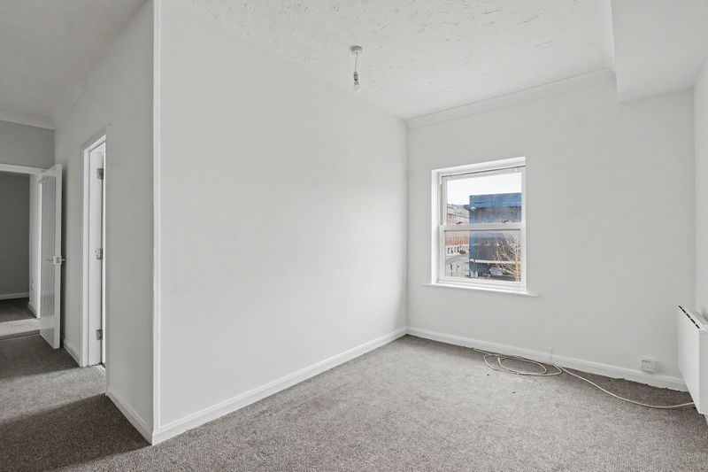 Property photo 3 of 7 Photo 6