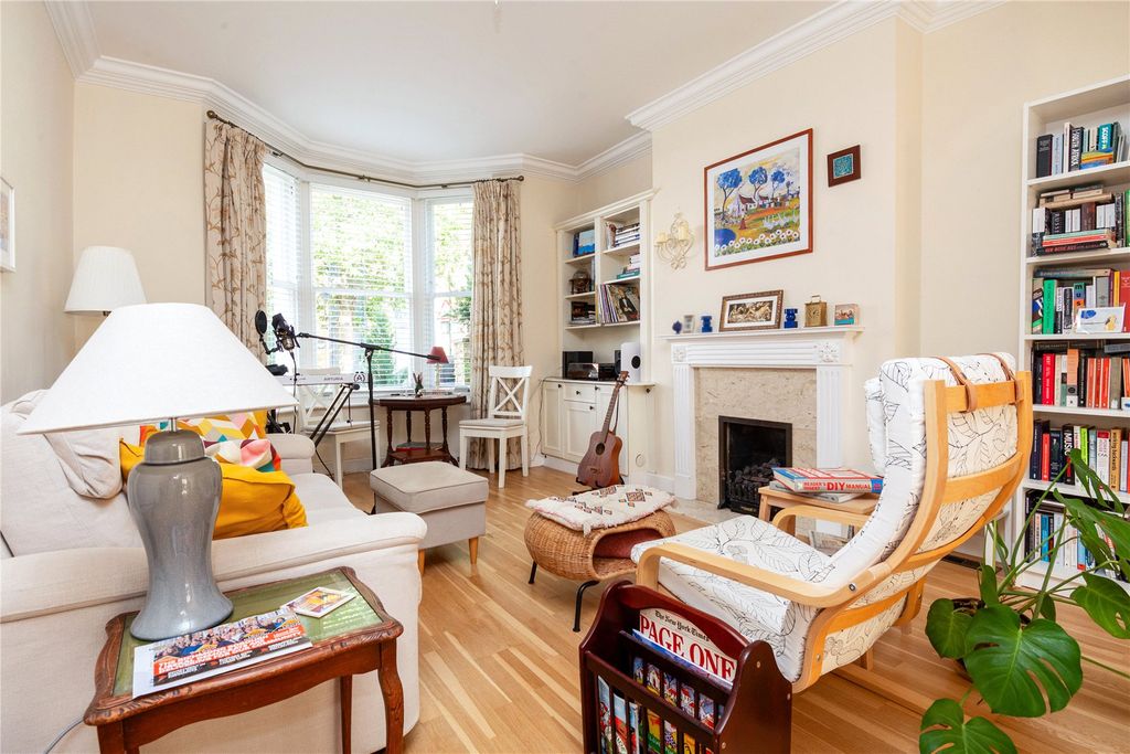 Property photo 2 of 11 Picture No. 15