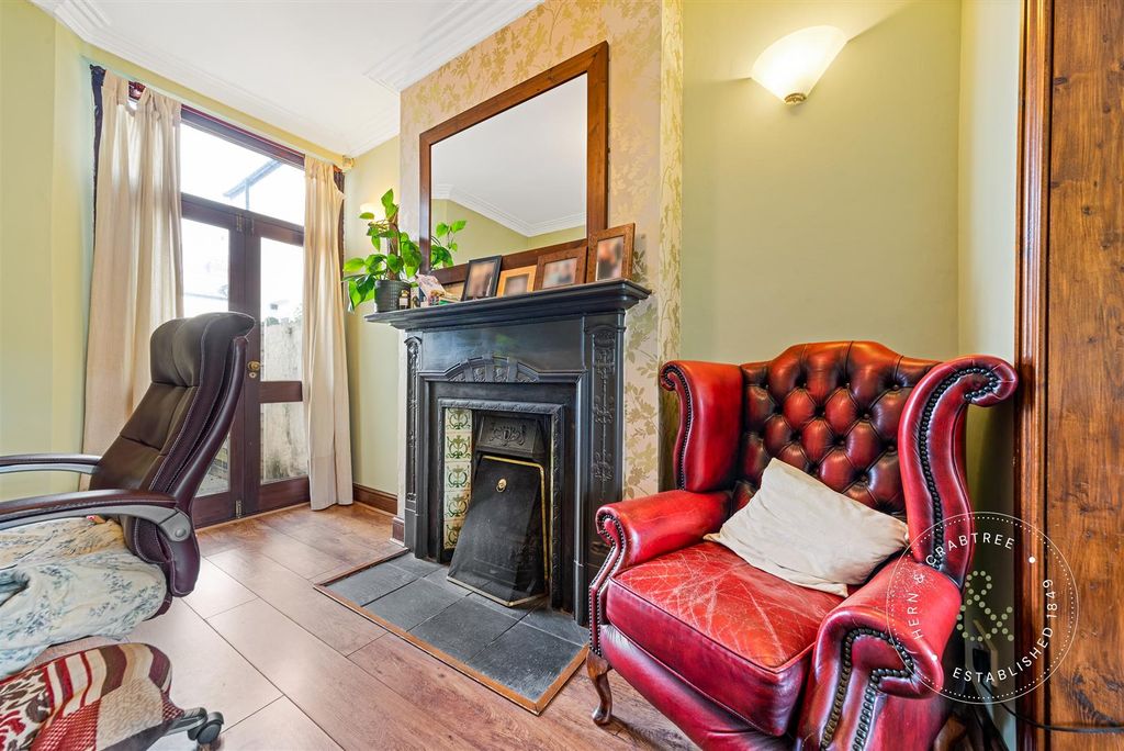 Property photo 2 of 33 Africa-Gardens-24.Jpg