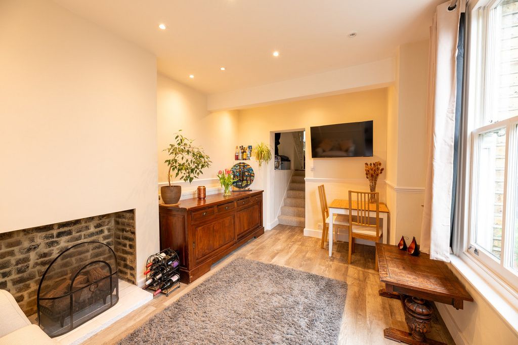 Property photo 3 of 23