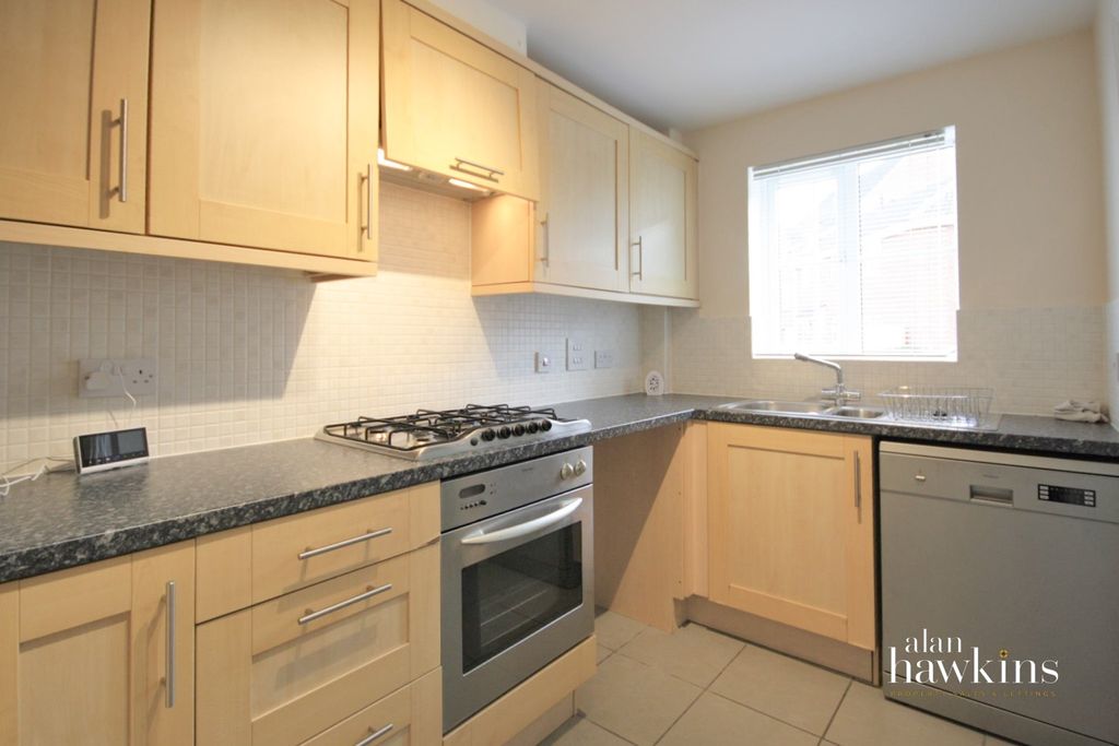 Property photo 2 of 7 Img_8018_Lge-2