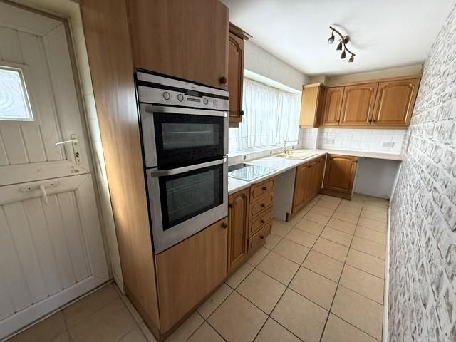 Property photo 3 of 13 Kitchen