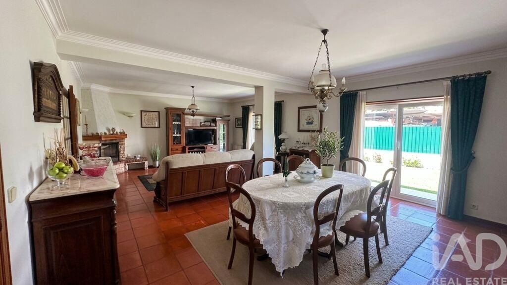 Property photo 2 of 26