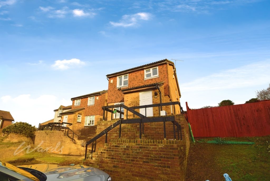 Property photo 2 of 6 Aldington Front 1