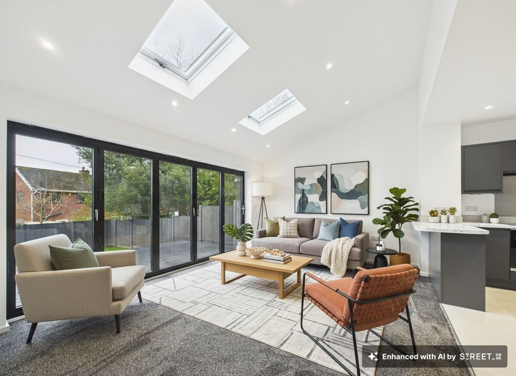 Property photo 2 of 31