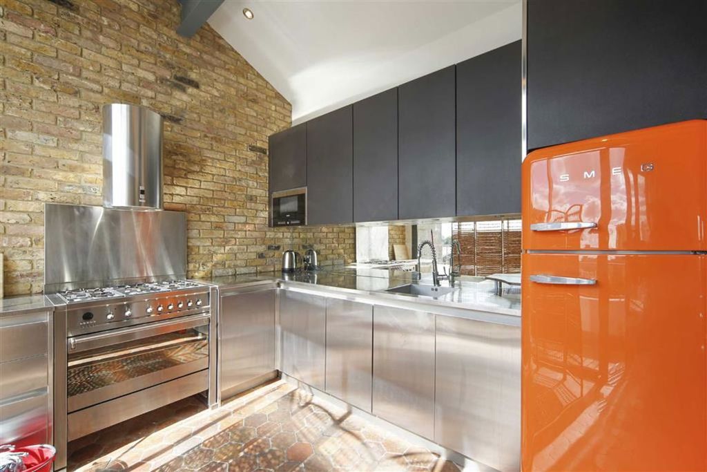 Property photo 2 of 6