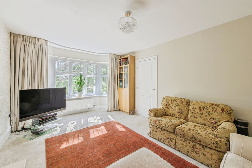 Property photo 3 of 19