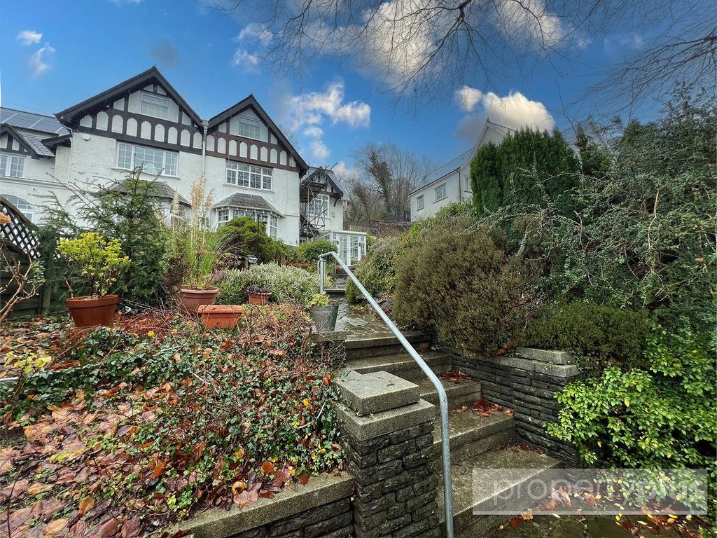 Property photo 1 of 33 Picture No. 32