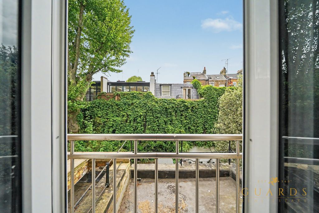 Property photo 3 of 12
