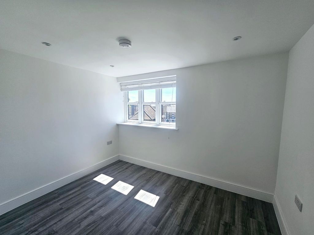 Property photo 2 of 5 Living Room