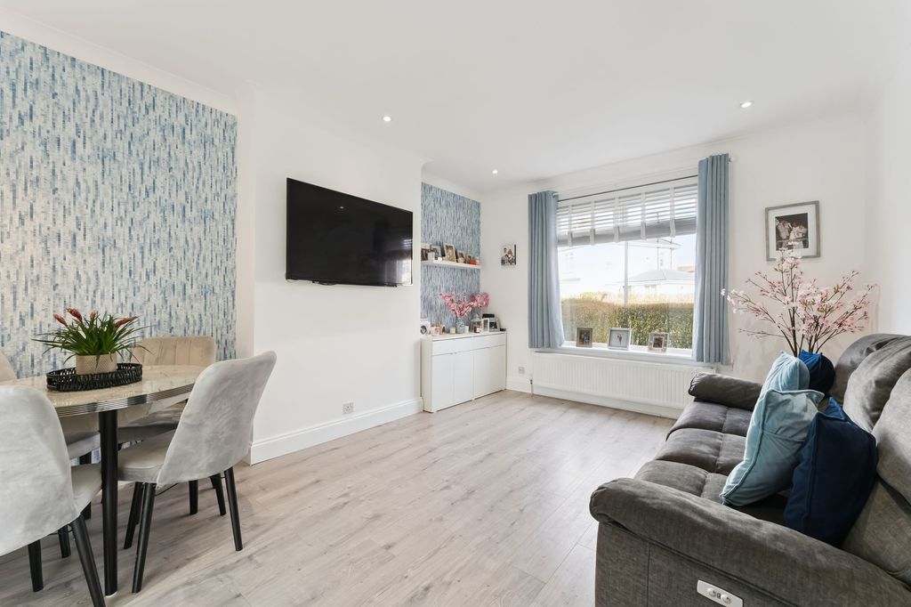 Property photo 2 of 21