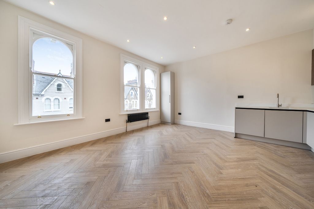 Property photo 1 of 17 1347199-9-68B6d13...