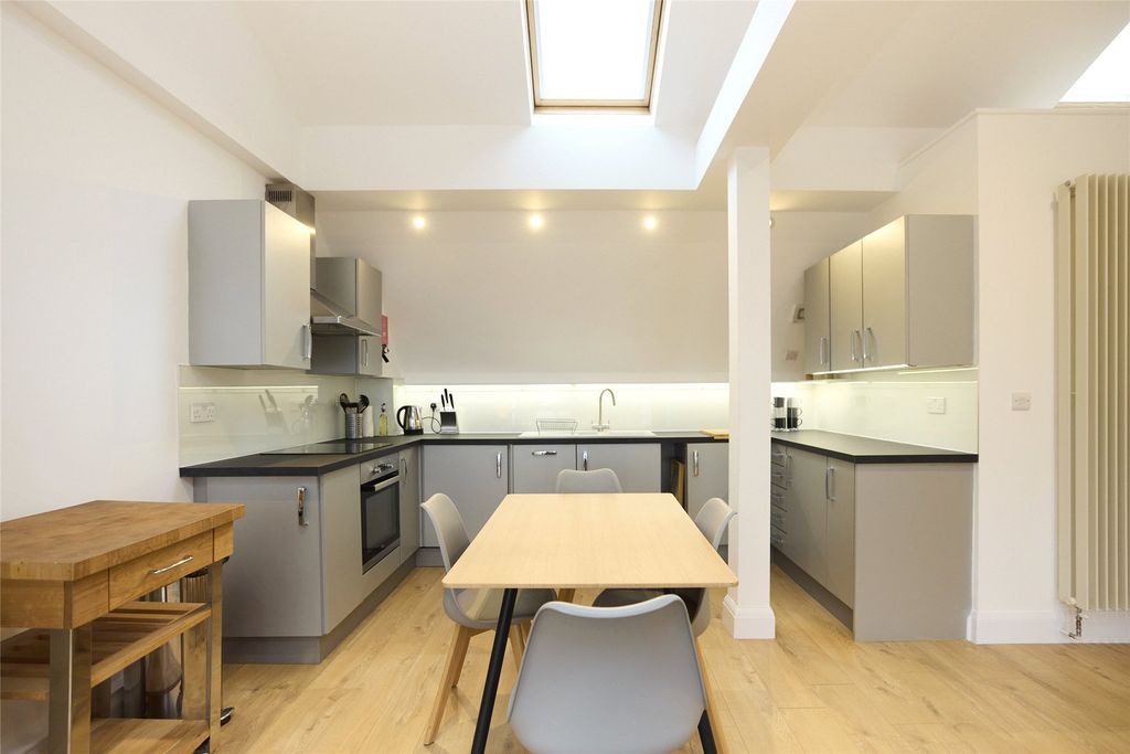 Property photo 2 of 19 Picture No. 01