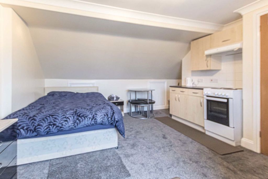 Property photo 1 of 3