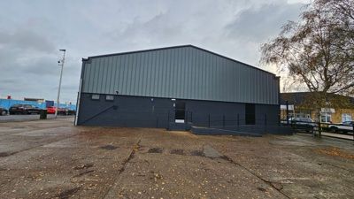 Property photo 3 of 7 Photo 7