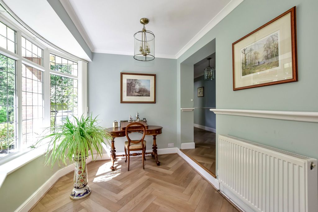 Property photo 2 of 17