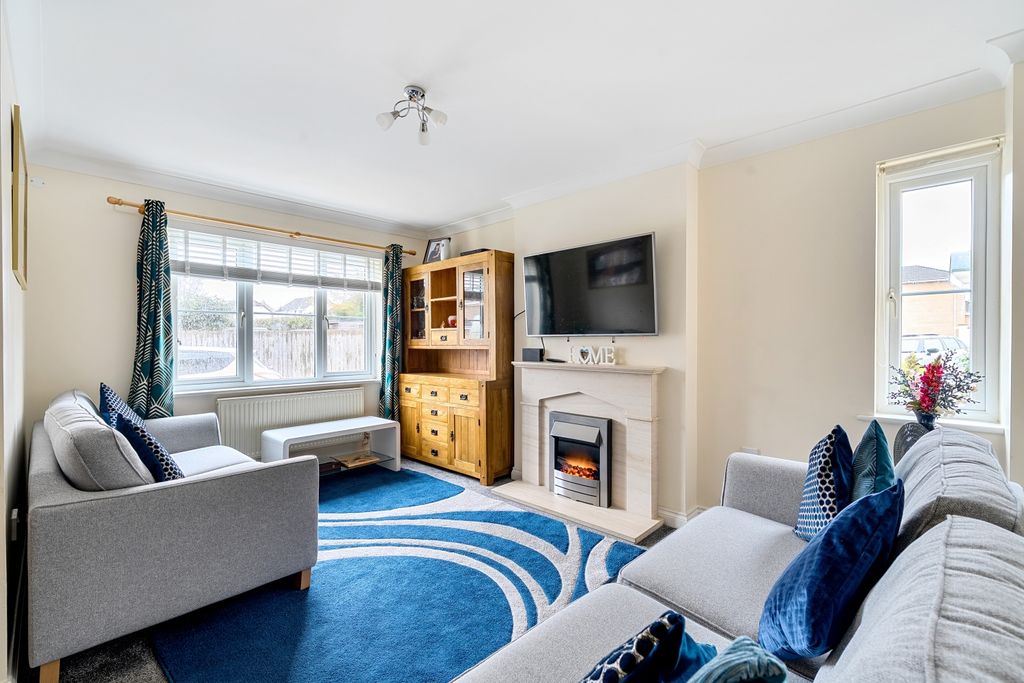 Property photo 3 of 15 1380458-12-6917226d372Bb