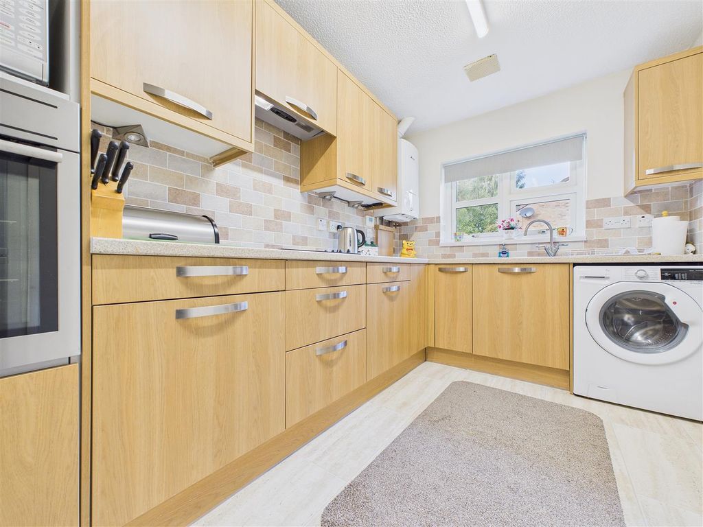 Property photo 3 of 9 Cam02453G0-Pr0185-Still008.Jpg