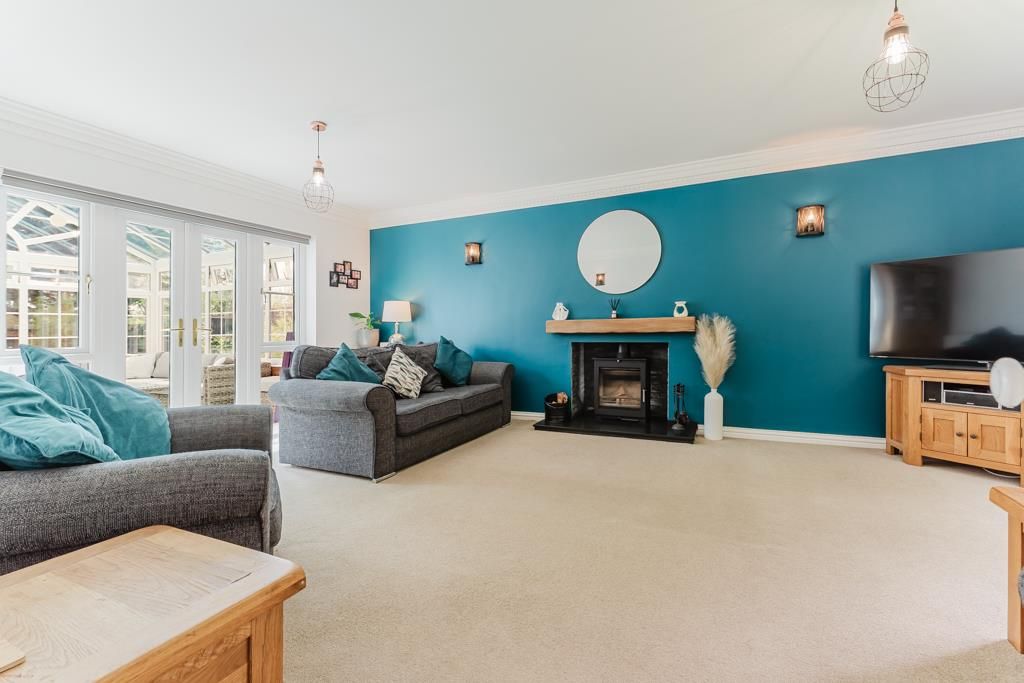 Property photo 2 of 47 4 Acorn Close, Barton Seagrave (15 Of 47).Jpg