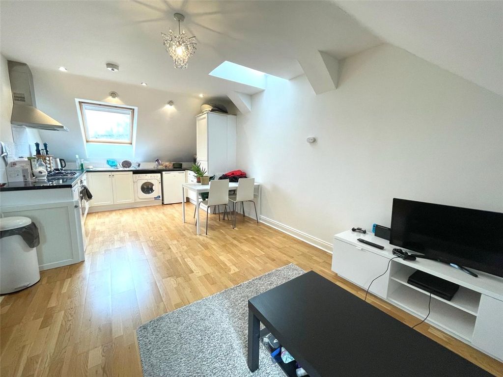 Property photo 3 of 12 Picture No. 16