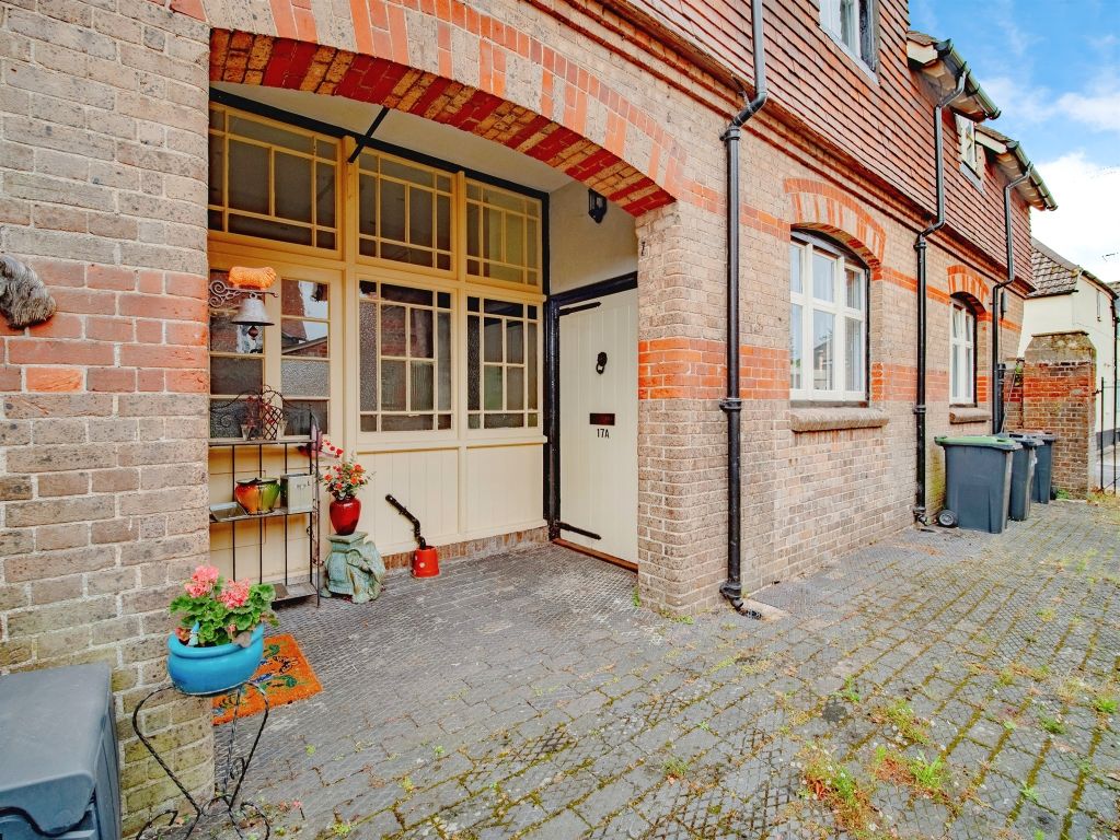 Property photo 1 of 17