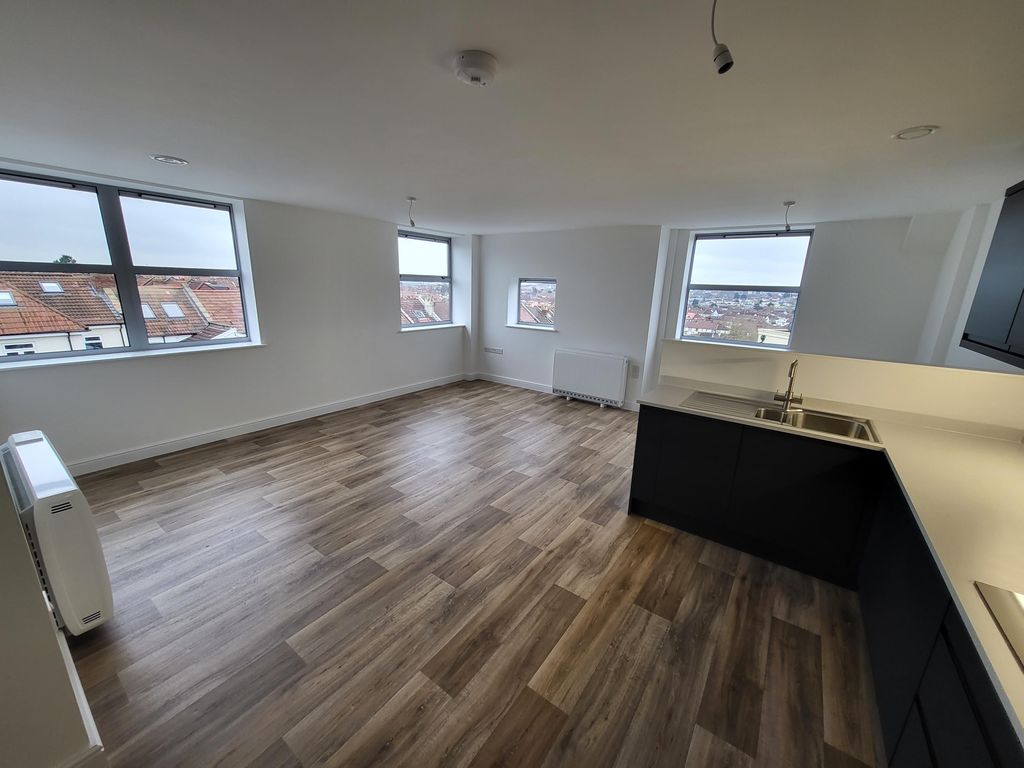 Property photo 3 of 10 Living Room