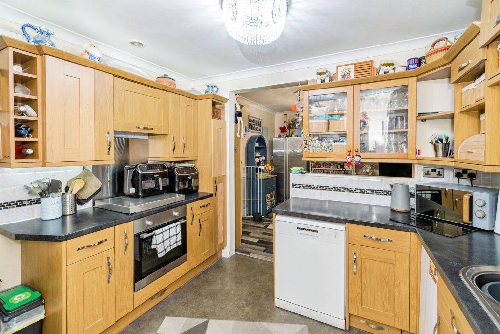 Property photo 3 of 20