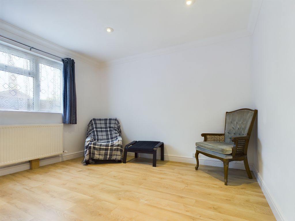 Additional image 5 of 3 bed terraced house to rentHaydn Road, Brighton Hill, Basingstoke RG22