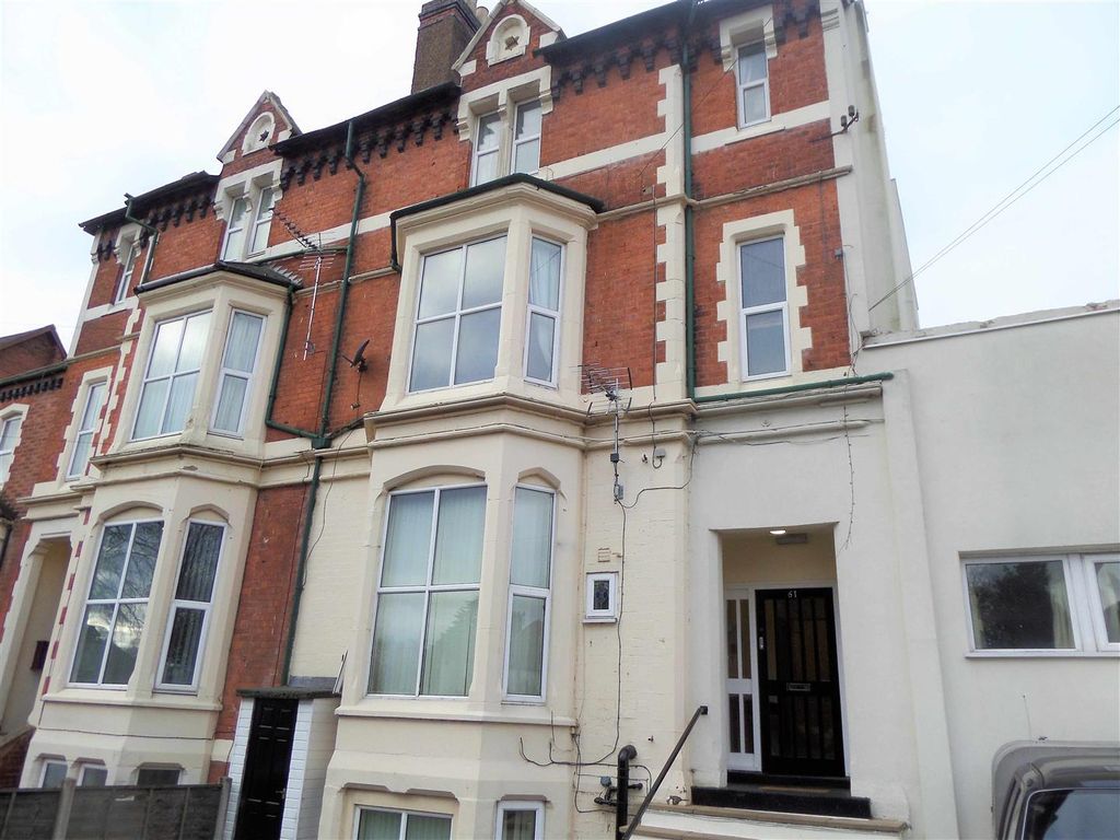 Property photo 1 of 10 Front