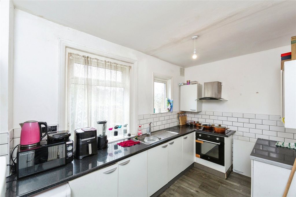Property photo 3 of 17 Picture No. 04