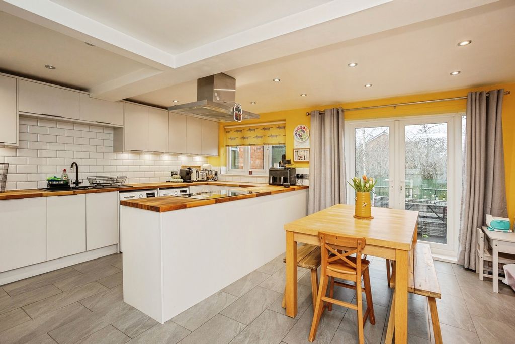 Property photo 2 of 17 Pbox-Img.Jpg