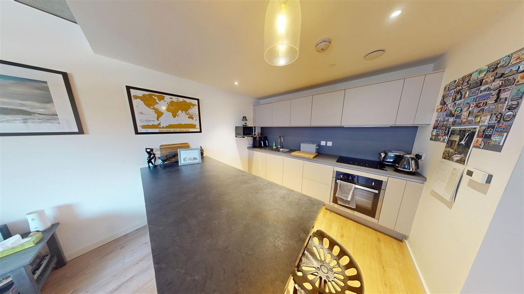 Property photo 3 of 8 Kitchen Diner