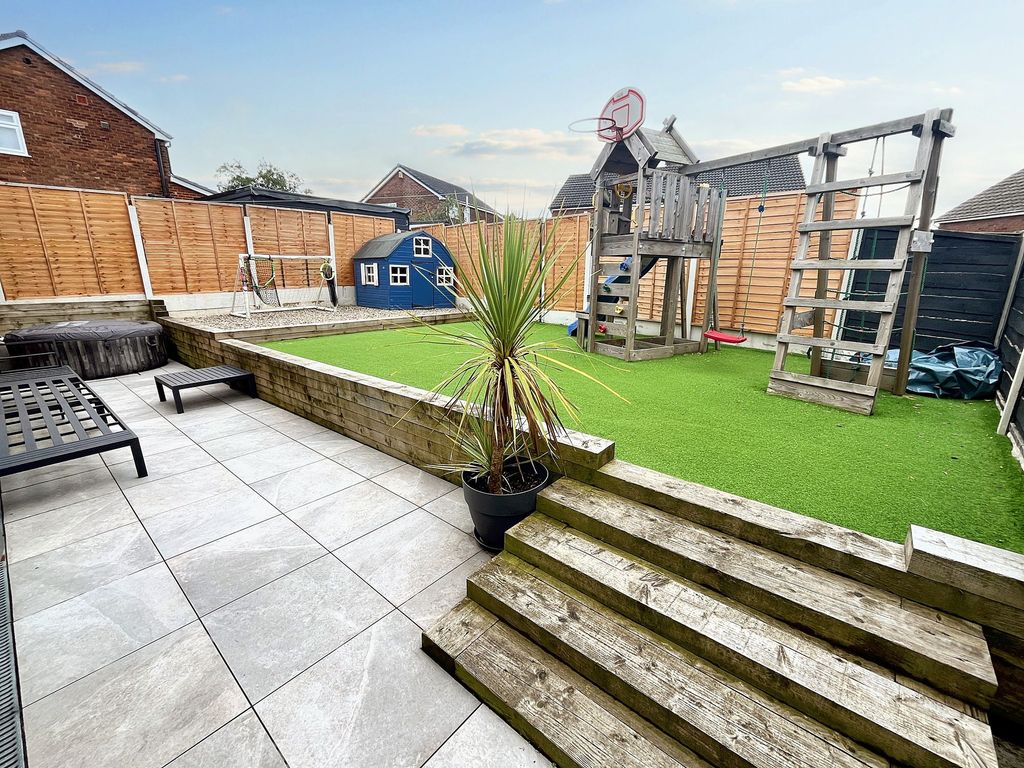Property photo 2 of 41