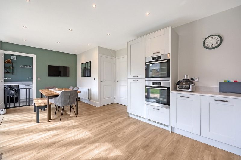 Property photo 3 of 31 4680022