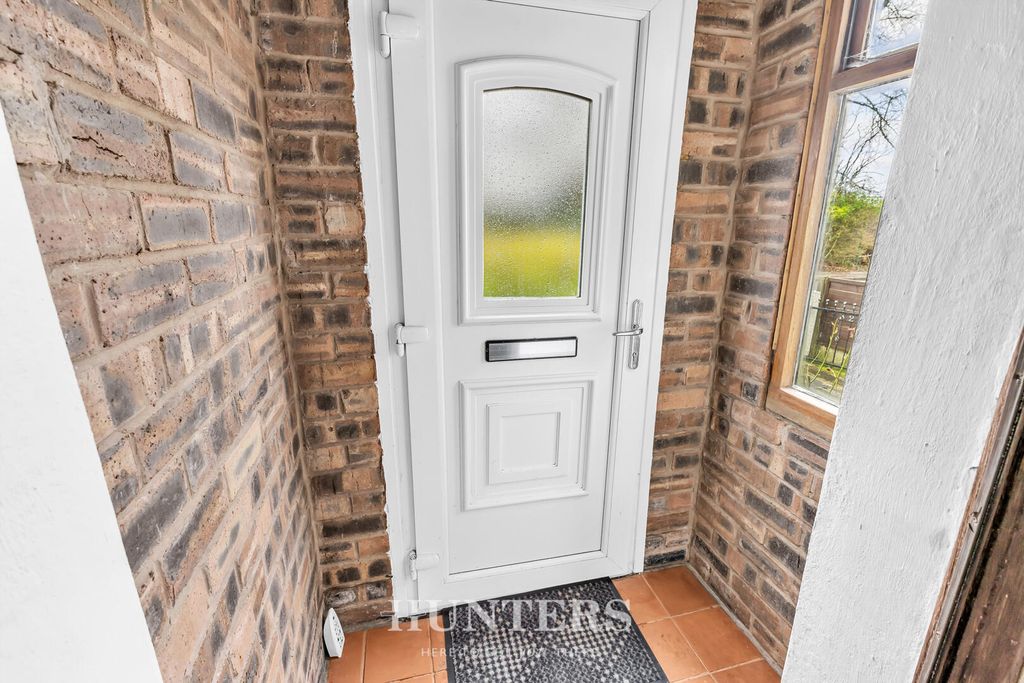 Property photo 3 of 17 Hallway