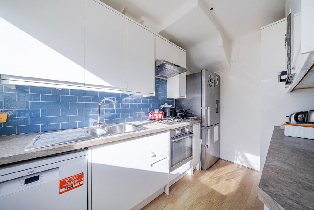 Property photo 3 of 17 1529734-16-1A1119...