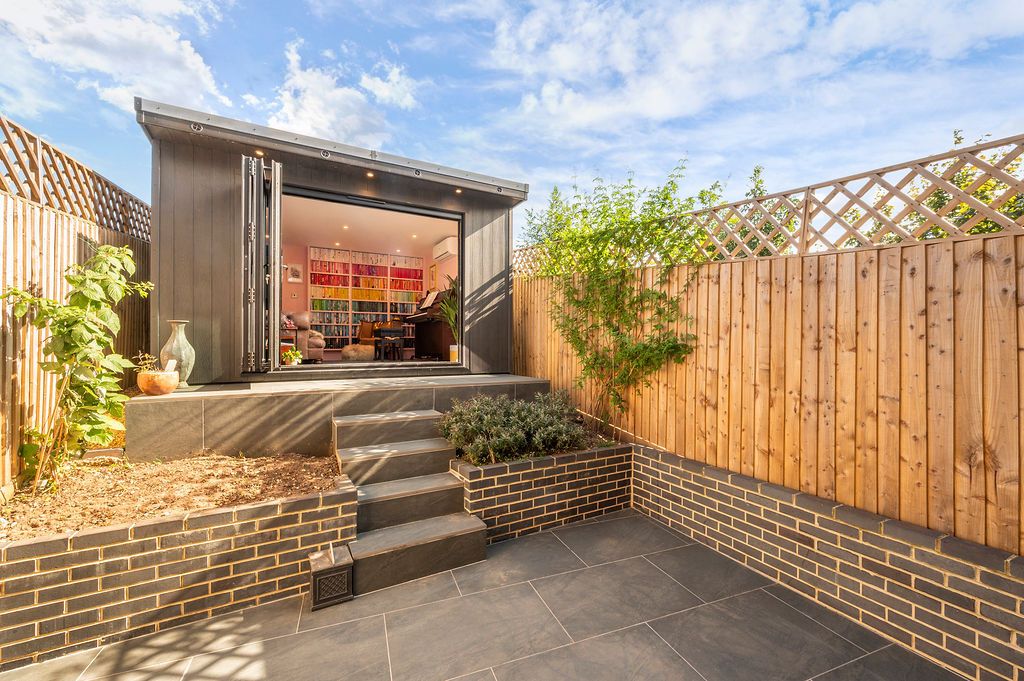 Property photo 2 of 12 Picture No. 06