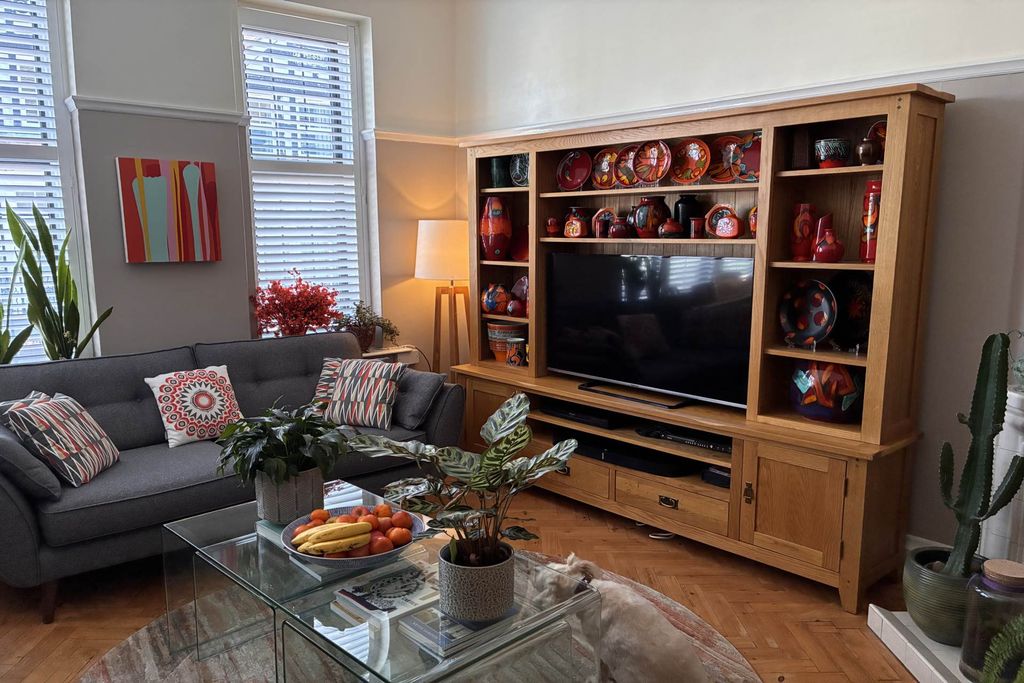 Property photo 2 of 17