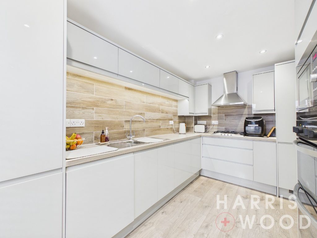 Property photo 2 of 26 4986153