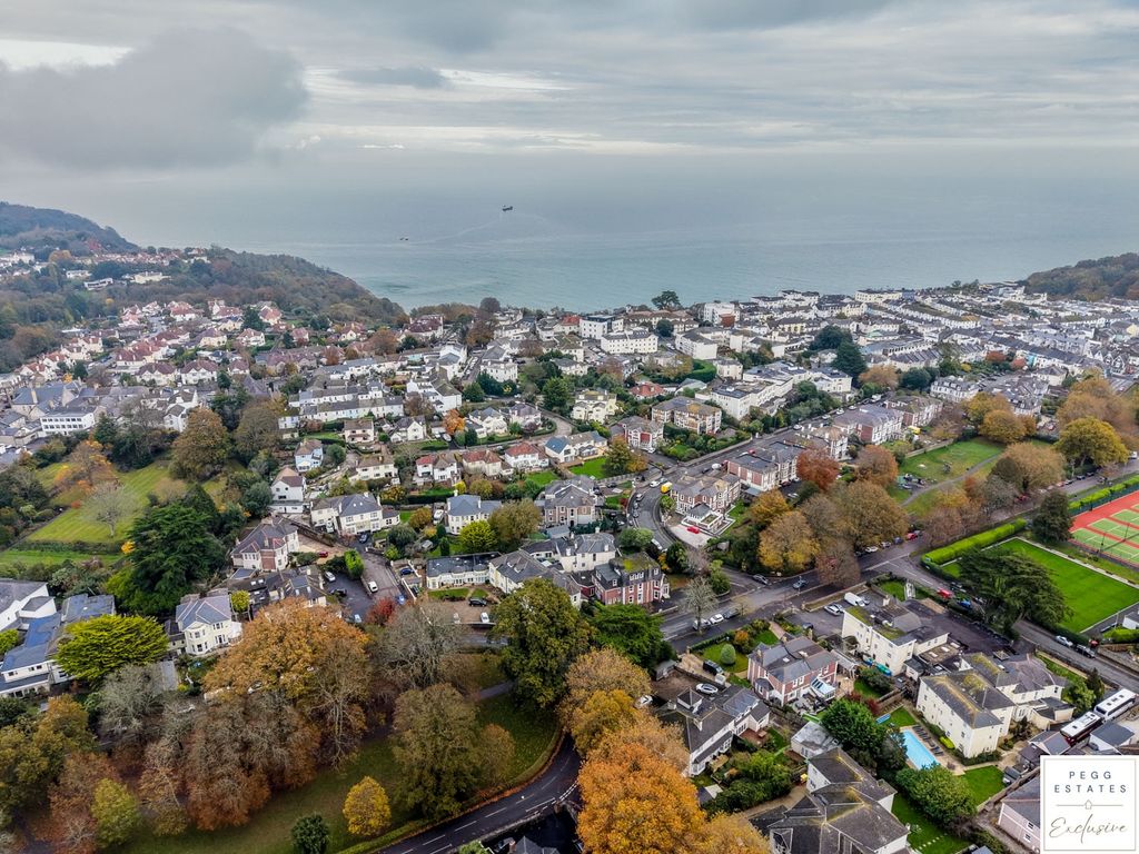 Property photo 1 of 41