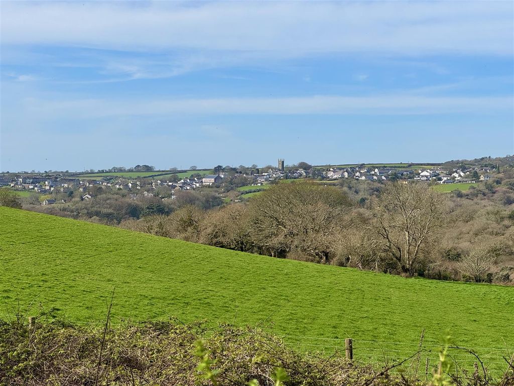 Property photo 3 of 25