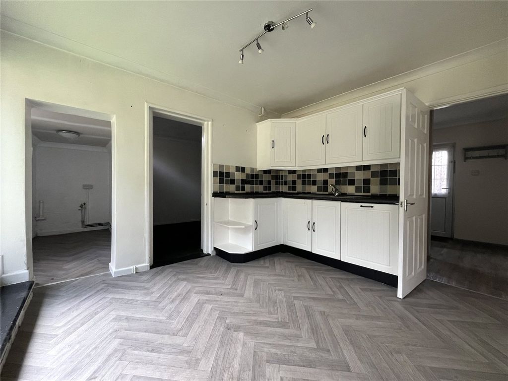 Property photo 3 of 14 Picture No. 12