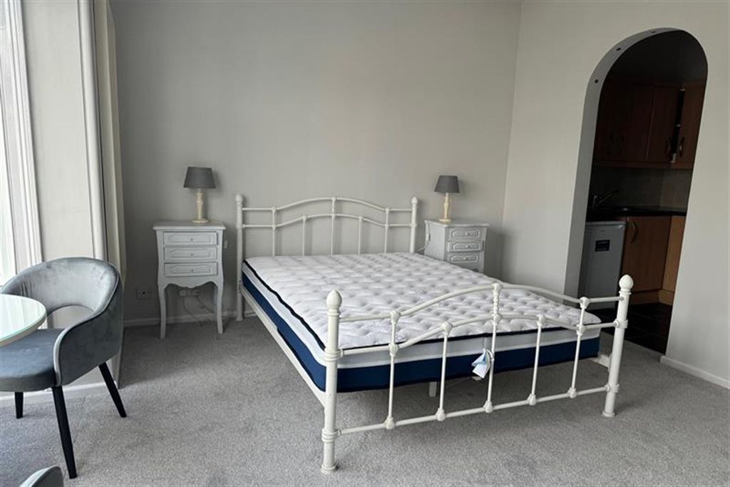 Property photo 1 of 5 (Main)