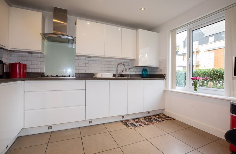 Property photo 3 of 13 Photo 4