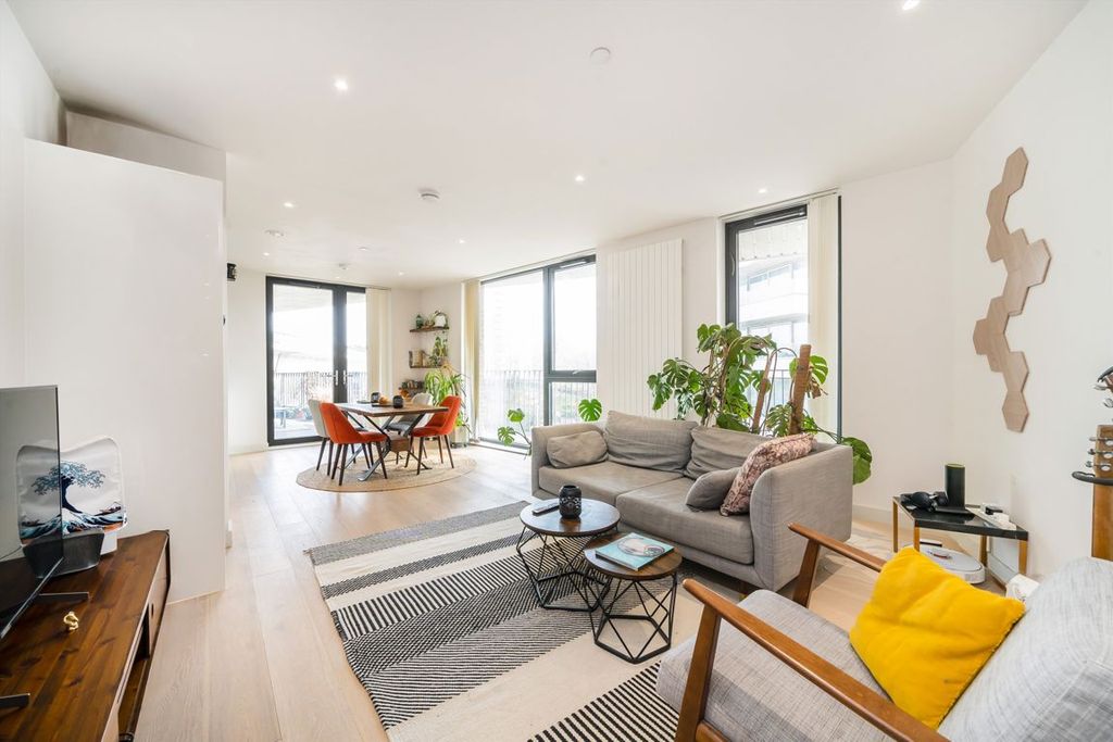 Property photo 2 of 9