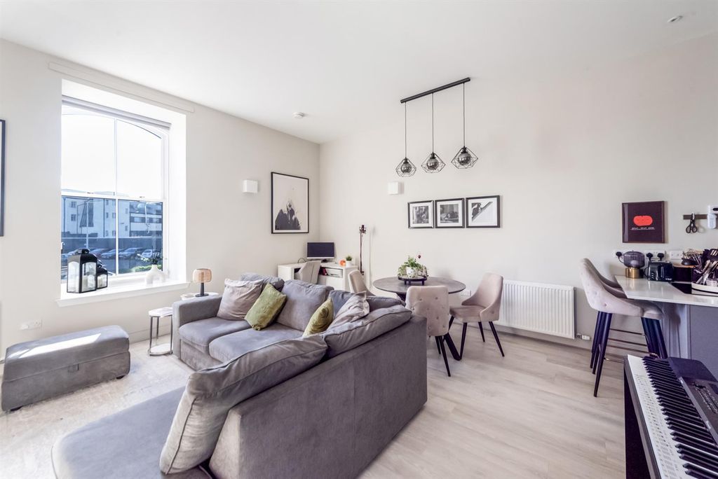 Property photo 3 of 23 02.Jpg