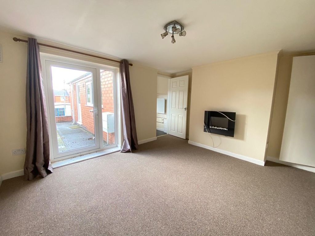 Property photo 3 of 16 Living Room.Jpg