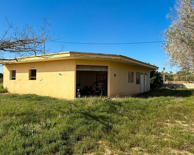 Property photo 3 of 27