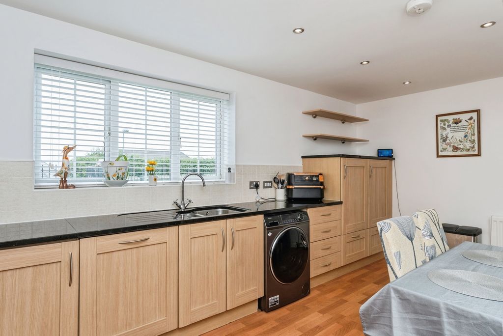 Additional image 11 of 2 bed flat for saleLlys Y Graig, Bryn-Y-Baal, Mold, Flintshire CH7