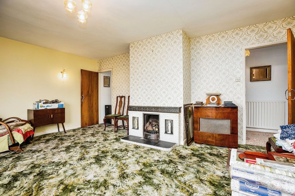 Property photo 2 of 16